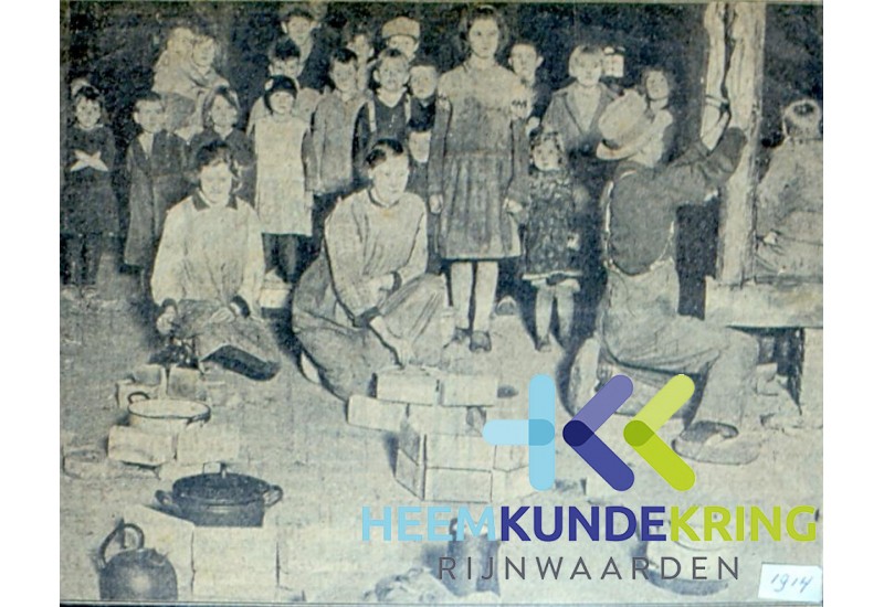 1914 Spijk op de droogovens tijdens het hoogwater (1)